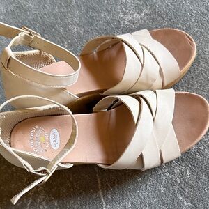 Dr. Scholl's Cream Sandals